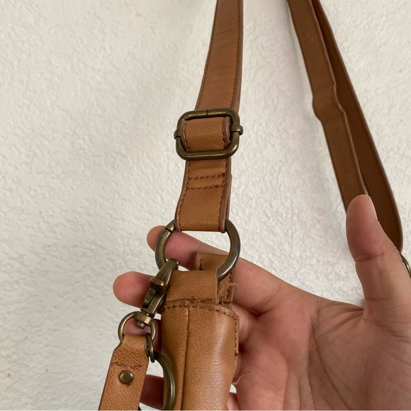 Frye and Co. Core Saddle Crossbody Bag in Cognac - Picture 6 of 9